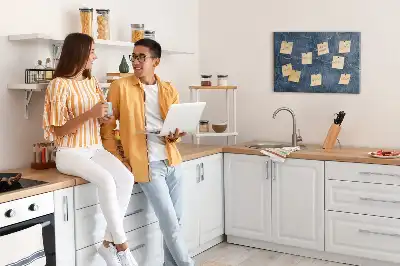 Nástěnka korková se stylovou mramorovou texturou
