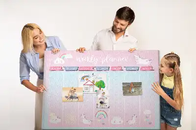 Týdenní plánovač pro děti s motivem jednorožců na nástěnku
