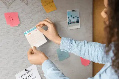 Dekorativní korková nástěnka s vzorem