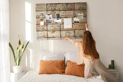 Korková nástěnka se vzorem vinných zátek