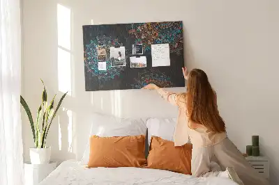 Nástěnka do dětského pokoje s motivem mandaly