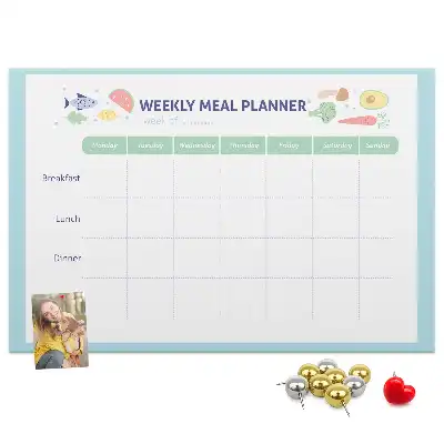 Korková nástěnka do kuchyně na poznámky a menu