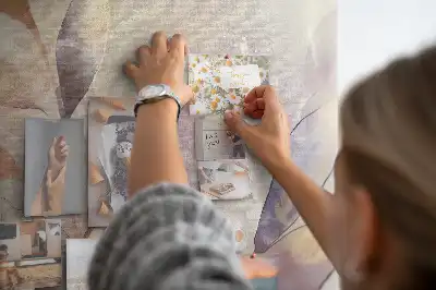 Korková nástěnka s motivem akvarelových rostlin