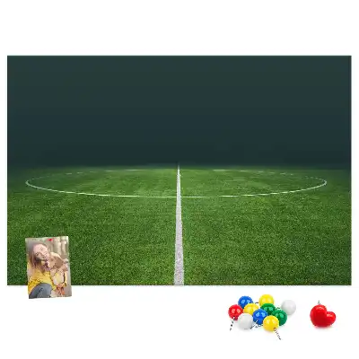 Nástěnka do dětského pokoje s motivem fotbalového hřiště