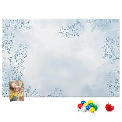 Korková nástěnka s motivem náčrtu rostlin
