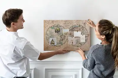Korková nástěnná mapa světa ve tvaru glóbusu