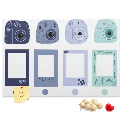 Korková nástěnka s motivem polaroidových rámečků