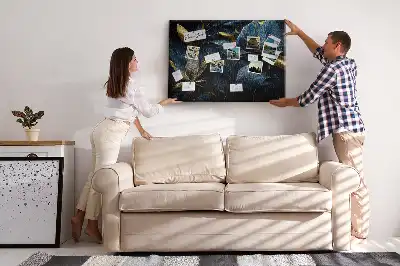 Korková nástěnka s uměleckým květinovým vzorem