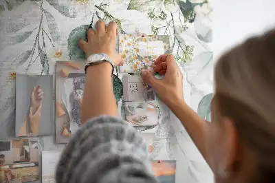 Korková nástěnka s motivem rostlin a přírody