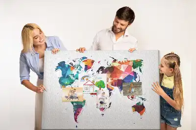 Korková nástěnka Mapa světa s motivem trojúhelníků