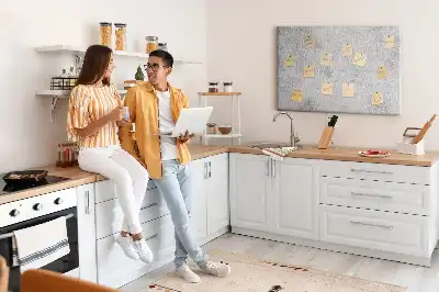Nástěnka do dětského pokoje s motivem betonové zdi