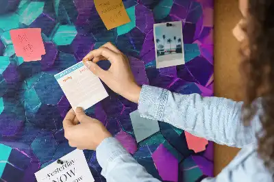 Nástěnka do dětského pokoje s motivem geometrických obrazců
