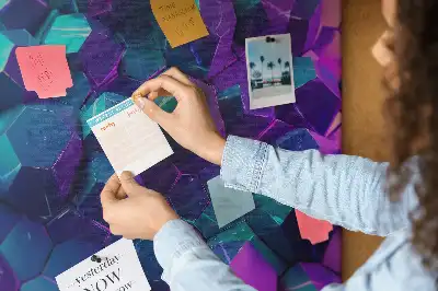 Nástěnka do dětského pokoje s motivem geometrických obrazců