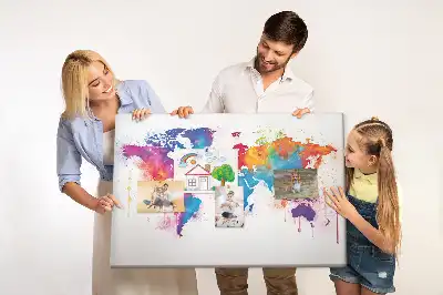 Nástěnka do dětského pokoje s motivem geografické kontinentální mapy