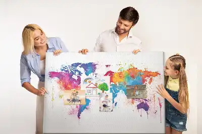 Nástěnka do dětského pokoje s motivem geografické kontinentální mapy