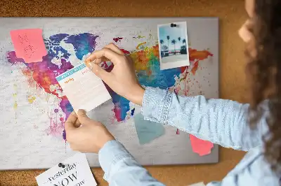 Nástěnka do dětského pokoje s motivem geografické kontinentální mapy