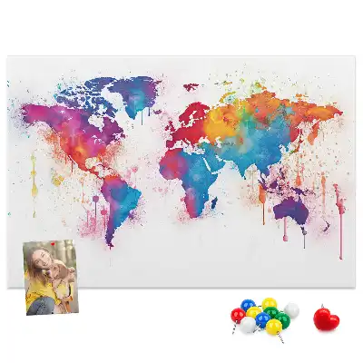 Nástěnka do dětského pokoje s motivem geografické kontinentální mapy