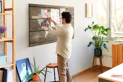 Korková nástěnka Kontinenty na dřevěném pozadí