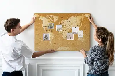 Nástěnná korková nástěnka s mapou světa