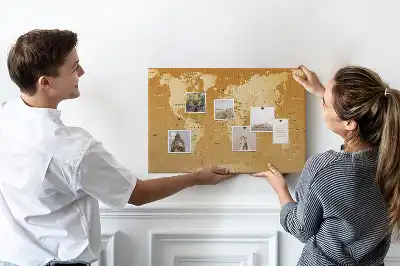 Nástěnná korková nástěnka s mapou světa