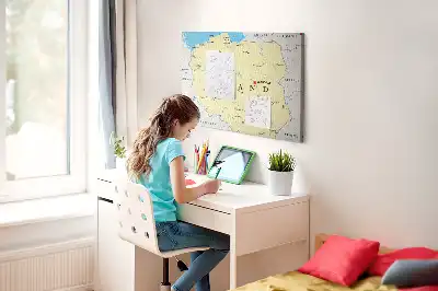 Korková nástěnka s politickou mapou Polska