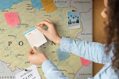 Korková nástěnka s politickou mapou Polska