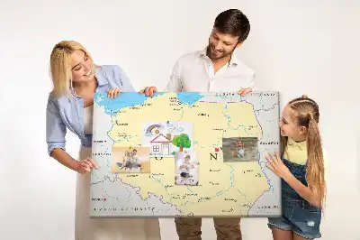 Korková nástěnka s politickou mapou Polska