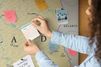 Korková nástěnka s politickou mapou Polska