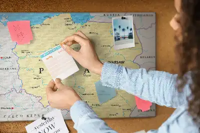 Korková nástěnka s politickou mapou Polska