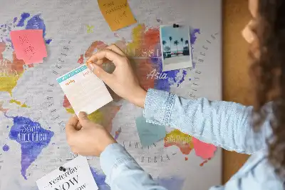 Nástěnka do dětského pokoje Malovaná mapa světa