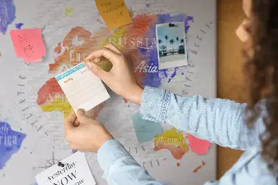 Nástěnka do dětského pokoje Malovaná mapa světa