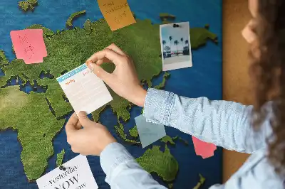 Nástěnka do dětského pokoje s motivem kontur států světa