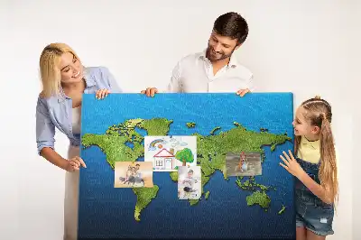 Nástěnka do dětského pokoje s motivem kontur států světa