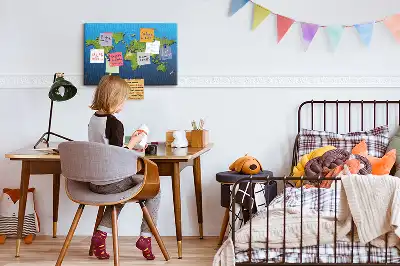 Nástěnka do dětského pokoje s motivem kontur států světa