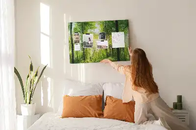 Korková nástěnka s motivem lesa se stromy