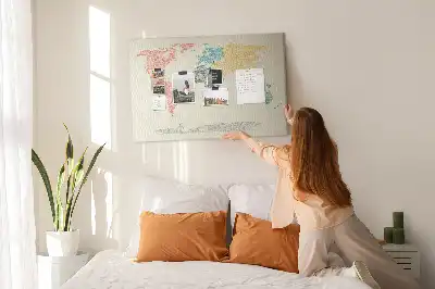 Korková nástěnka Mapa světa z písmen