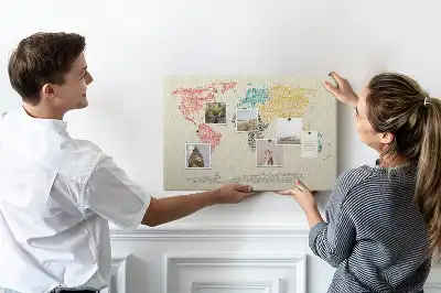 Korková nástěnka Mapa světa z písmen
