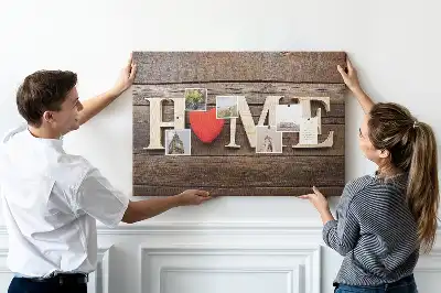 Nástěnka do dětského pokoje s nápisem home