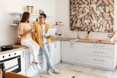 Korková nástěnka s motivem vinařských zátek