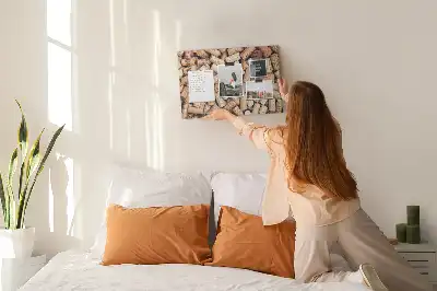 Korková nástěnka s motivem vinařských zátek