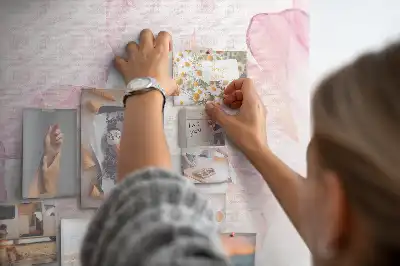 Nástěnka do dětského pokoje Akvarelové okvětní lístky